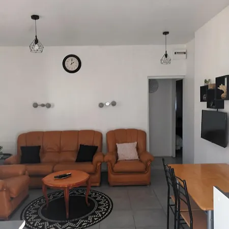 Meuble Avec Deux Appartement