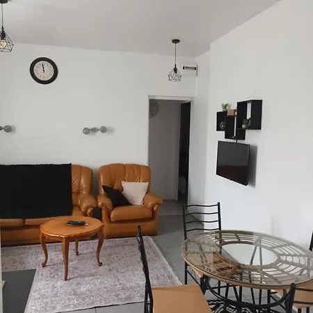 Appartement Meuble Avec Deux Moulins (Allier)